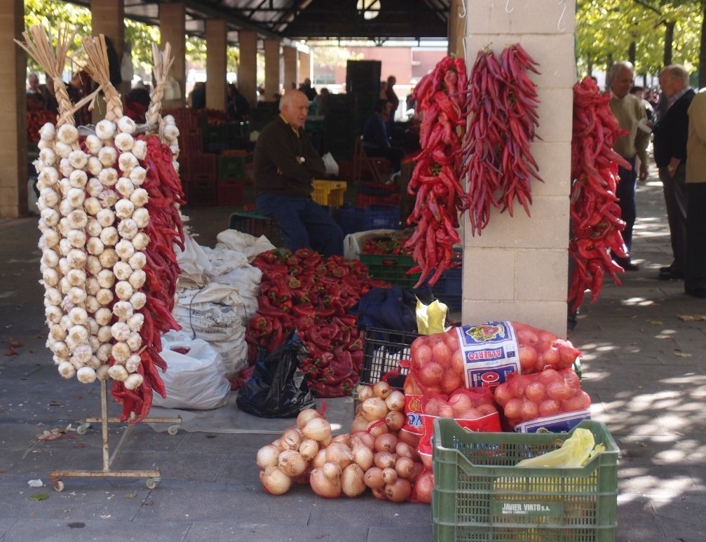 Imagen El tradicional Mercado de los Pimientos permanecerá abierto al público los martes y los viernes hasta el 30 de noviembre