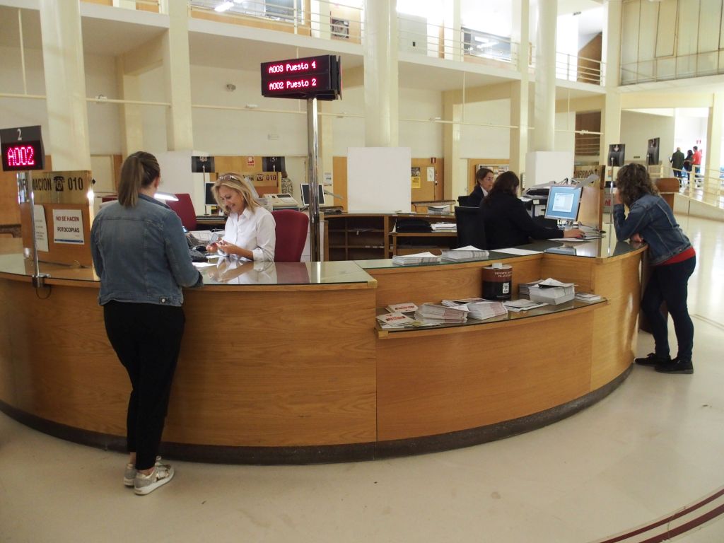 Imagen El servicio 010 modifica su atención presencial en julio y agosto, que pasa a ser de 9 a 14 horas